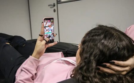 Governo define grupo sobre uso indevido de telas por crianças