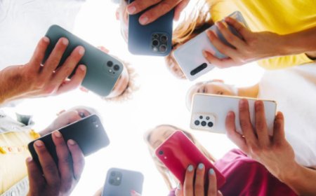 Maior tempo em frente às telas está associado  à piora da dieta de adolescentes