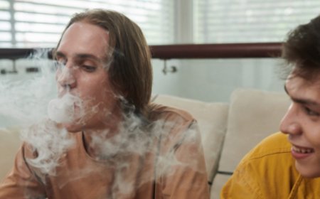 Diagnóstico de câncer devido a cigarro eletrônico ocorre mais cedo do que em fumantes 'tradicionais', aponta pesquisa