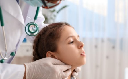 Tosse, vômitos e dor abdominal: saiba como lidar com as queixas mais comuns na pediatria