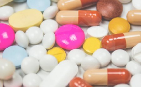 Automedicação: perigo que está na rotina de 77% dos brasileiros.