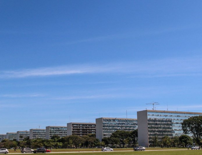 Senado aprova reestruturação do serviço público federal e criação de mais de 24 mil cargos