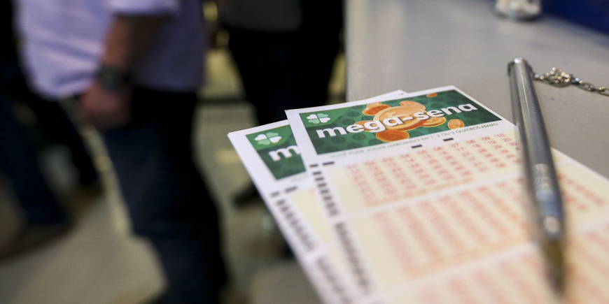 Mega-Sena acumula e pode pagar R$ 100 milhões sábado