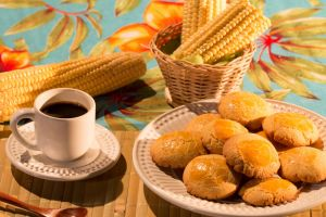 Aprenda a preparar a tradicional Broa de Milho das festas juninas