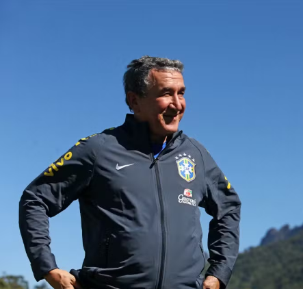 Carlos Alberto Parreira apresenta piora e passa por cirurgia