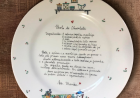 Artista plástica mineira conquista redes sociais pintando receitas afetivas em porcelanas