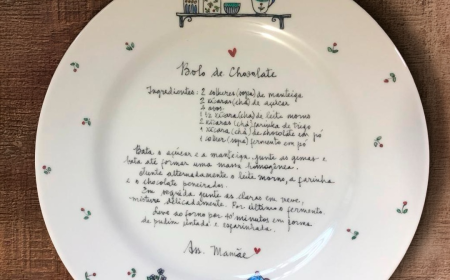 Artista plástica mineira conquista redes sociais pintando receitas afetivas em porcelanas