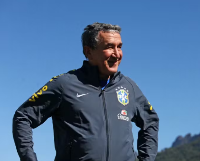 Carlos Alberto Parreira apresenta piora e passa por cirurgia