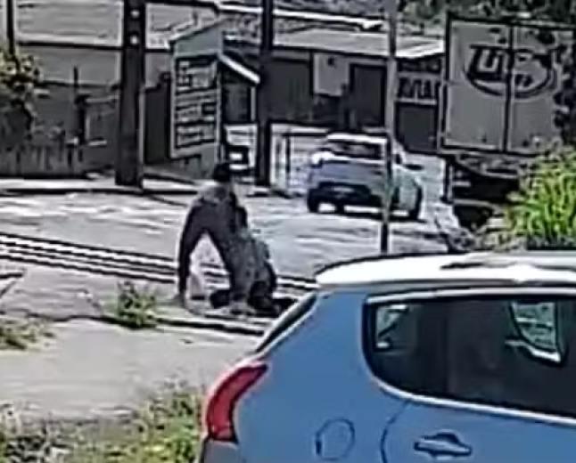 "Heróína da vida real": Em Apucarana (PR), professora salva um homem de um atropelamento por um trem na última quarta-feira (3)