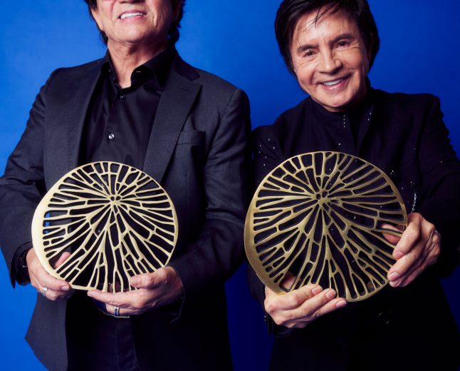 Chitãozinho & Xororó vencem duas categorias no Prêmio da Música