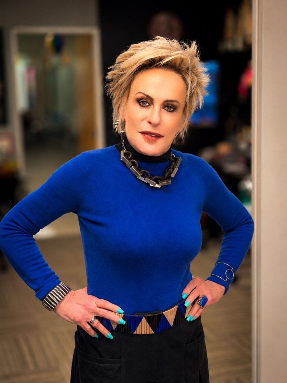 Ana Maria Braga e equipe passam mal no Mais Você