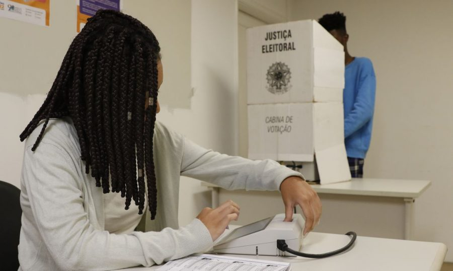 Tribunais eleitorais convocam milhares de mesários para as Eleições 2026