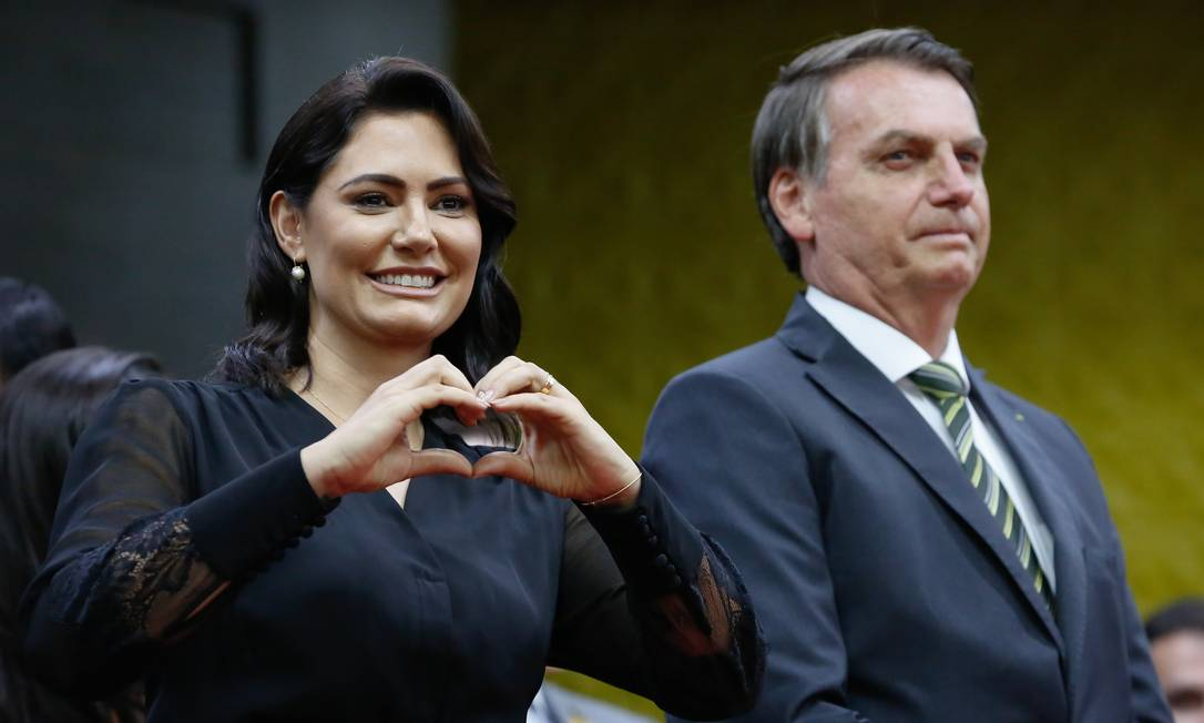 Bolsonaro insiste na candidatura de Michelle ao Senado Federal