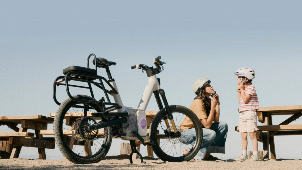 E-bike premium combina design futurista e sistema inovador de propulsão elétrica