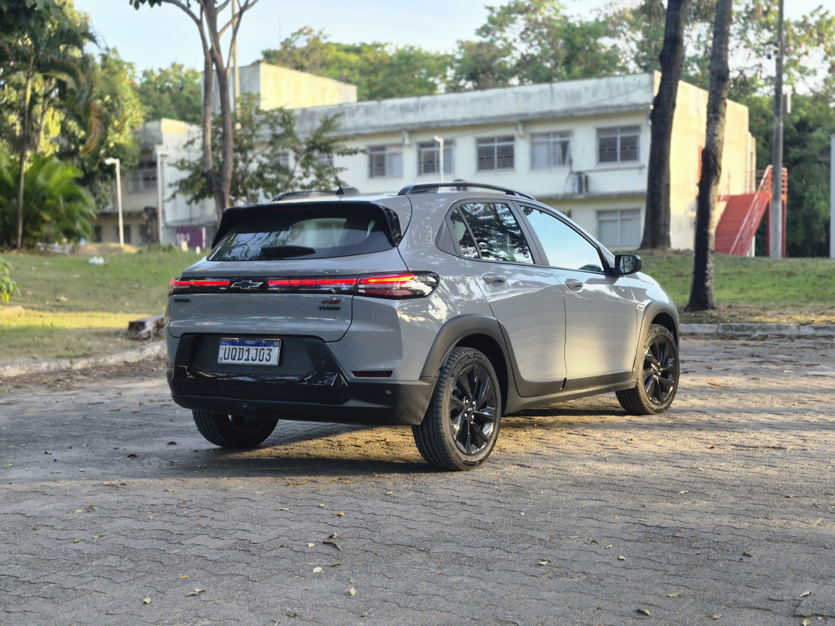 Testamos o Chevrolet Sonic RS: SUV cupê aposta no visual esportivo, entrega boa dirigibilidade, mas decepciona na autonomia