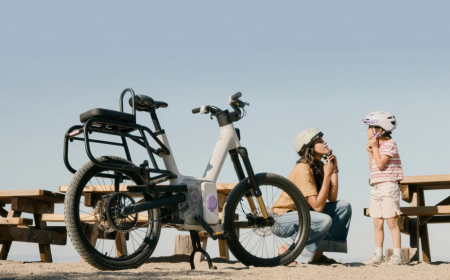 E-bike premium combina design futurista e sistema inovador de propulsão elétrica