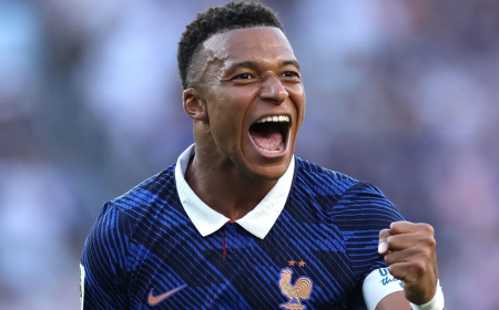 Atacante francês Kylian Mbappé alcança topo histórico dos artilheiros