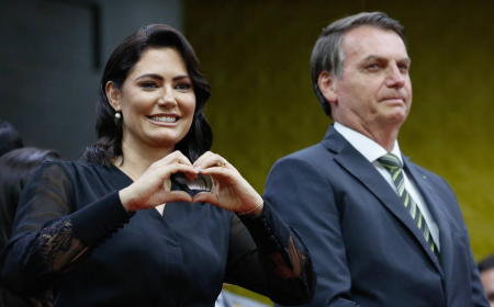 Bolsonaro insiste na candidatura de Michelle ao Senado Federal