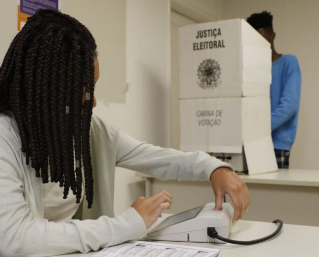 Tribunais eleitorais convocam milhares de mesários para as Eleições 2026
