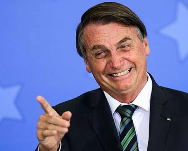 Justiça proíbe encontros políticos com ex-presidente em moradia