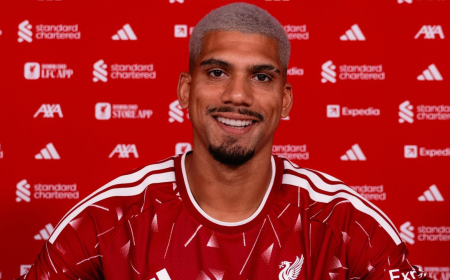 Liverpool reforça defesa e confirma chegada do zagueiro Ronald Araújo