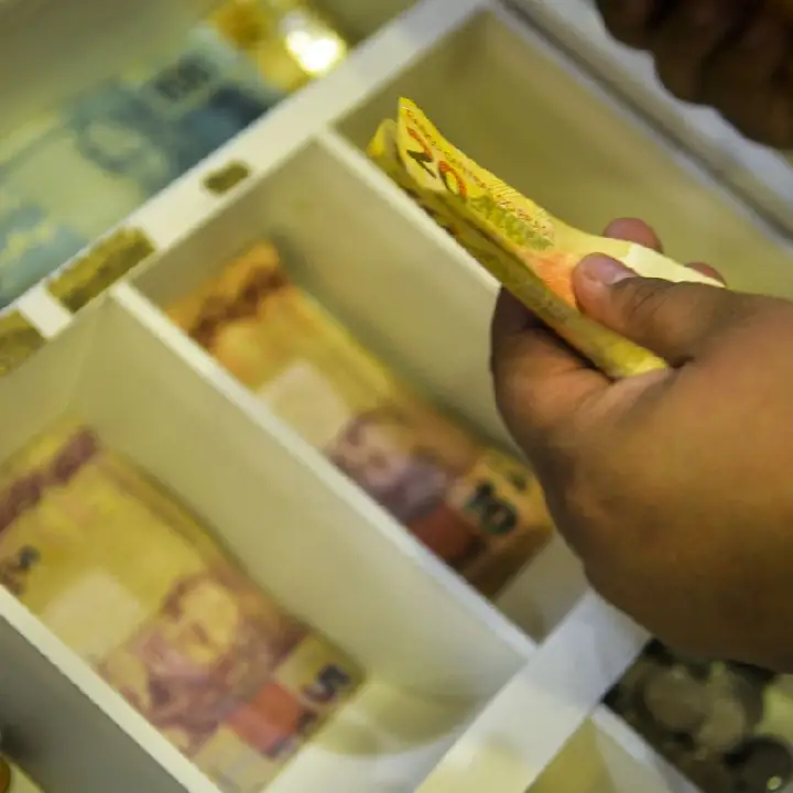 INPC registra deflação de 0,32% em agosto, aponta IBGE
