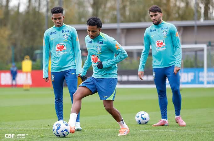 Estêvão retorna à Seleção após lesão e mira novo ciclo com Ancelotti