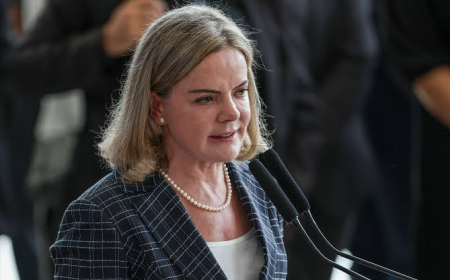 Gleisi diz não ver problema em impeachment de ministro do STF: 'Se tiver crime, tem que ter'