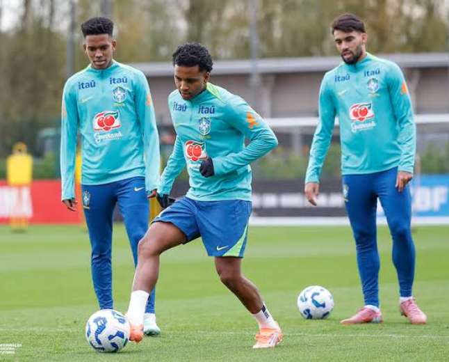 Estêvão retorna à Seleção após lesão e mira novo ciclo com Ancelotti
