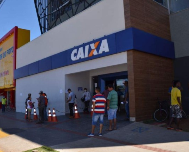 Greve na Caixa é mantida após rejeição de proposta; BB encerra paralisação