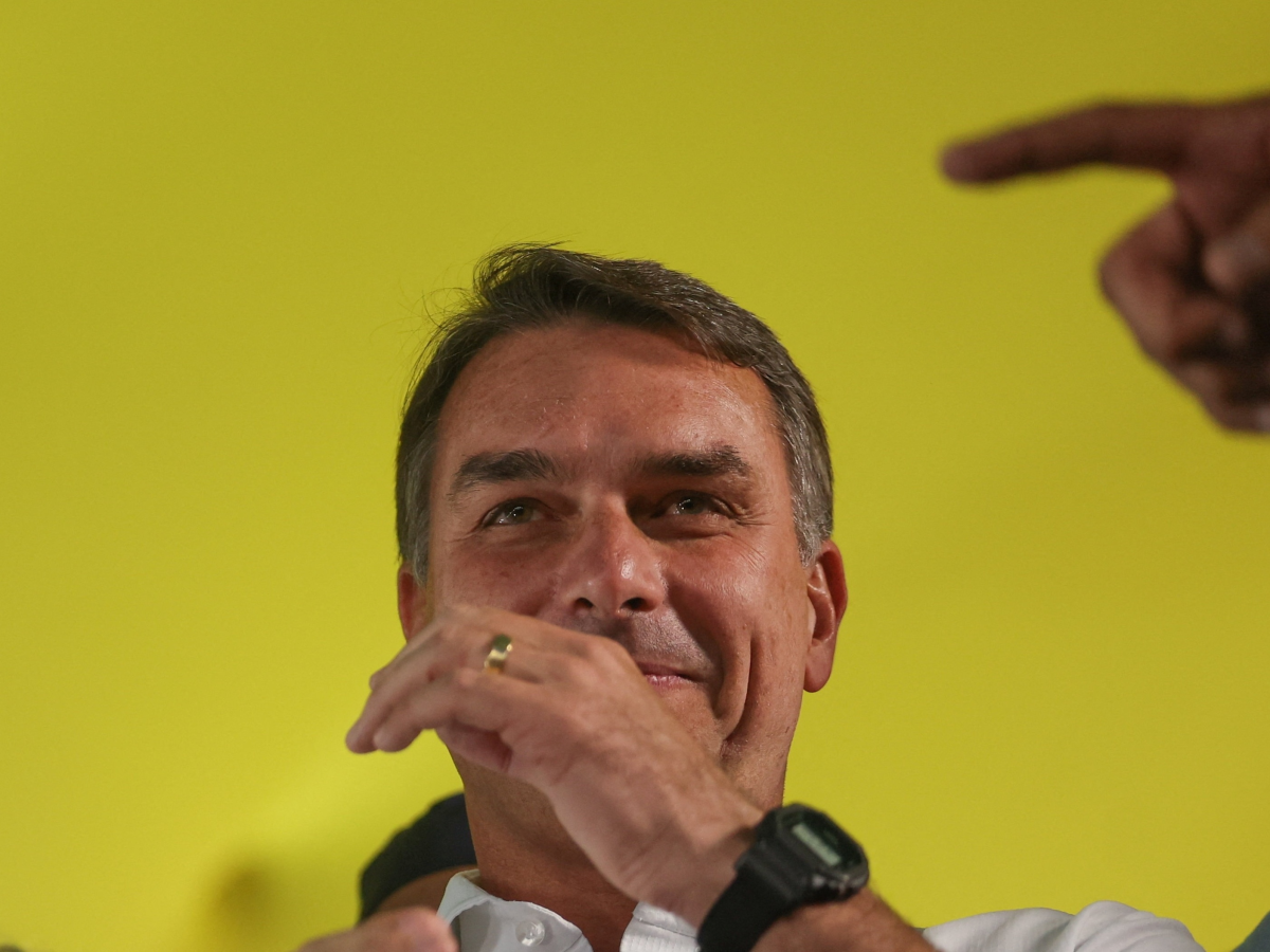 Flávio reafirma compromisso de não disputar reeleição