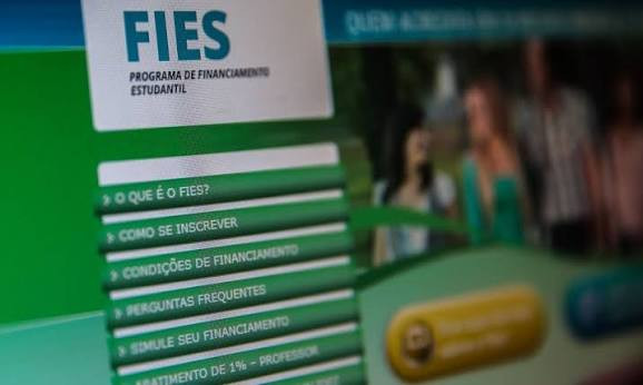Fies 2026/2: faculdades podem aderir ao programa e ofertar vagas