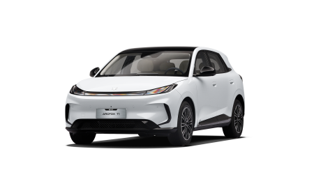 BAIC ARCFOX T1 chega ao Brasil por R$ 129.900 e aposta em espaço e tecnologia