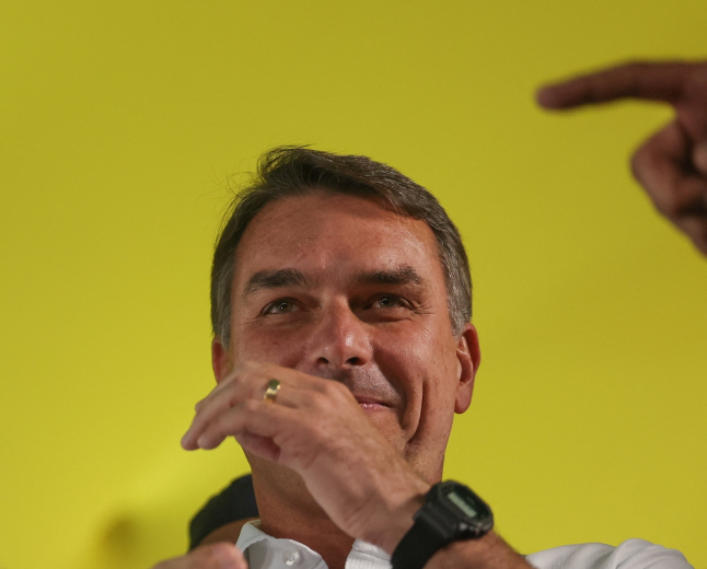 Flávio reafirma compromisso de não disputar reeleição